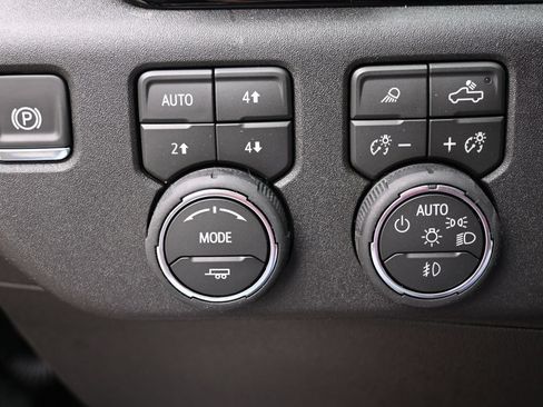 New 2026 Chevrolet Silverado 3500 High Country w/ High Country Premium Package AWD/4WD image 38