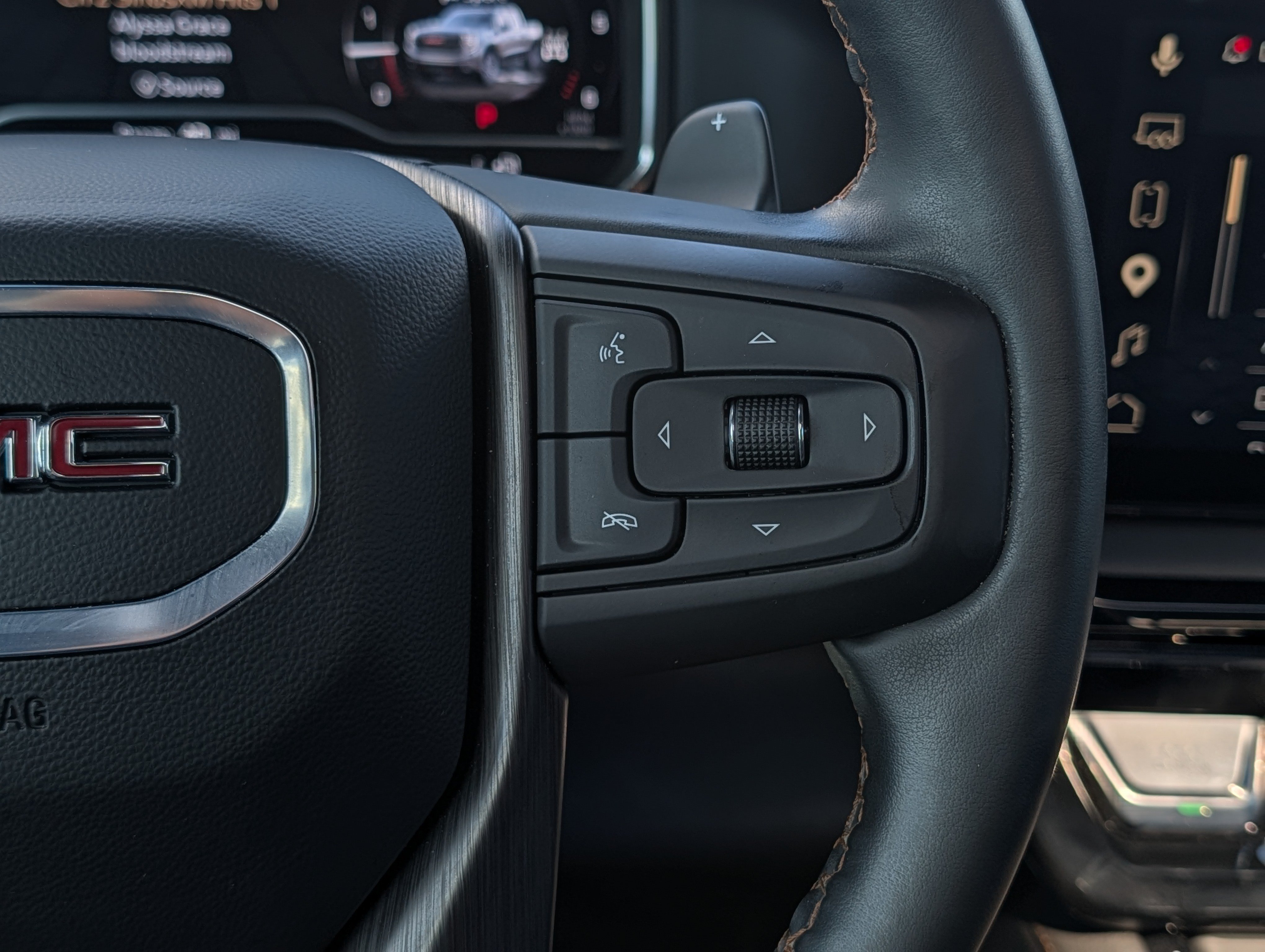 Used 2025 GMC Sierra 1500 AT4 w/ Technology Package AWD/4WD image 50