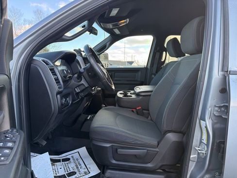 Used 2024 RAM 3500 Tradesman w/ Chrome Appearance Group image 17