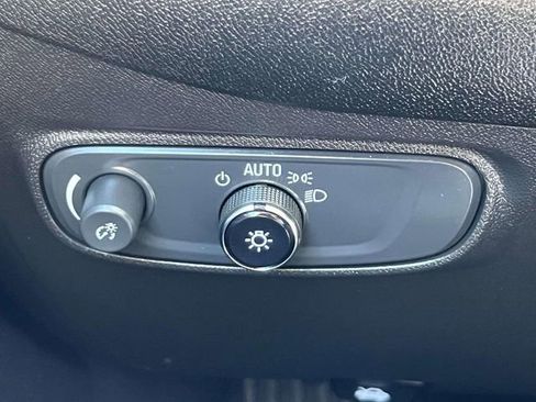 Certified 2023 Chevrolet Equinox LS w/ LS Convenience Package FWD image 22