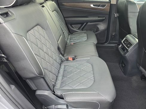 Used 2025 Volkswagen Atlas SEL Premium R-Line AWD/4WD image 33