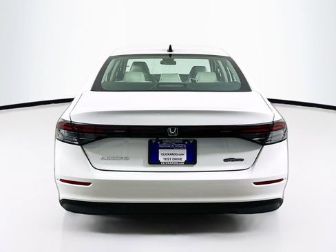 Certified 2025 Honda Accord SE image 15