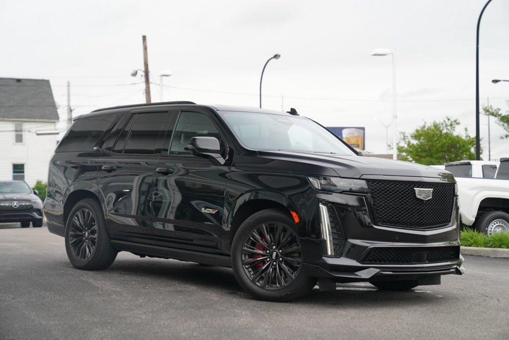 Used 2023 Cadillac Escalade V w/ LPO, ONYX Package AWD/4WD image 16