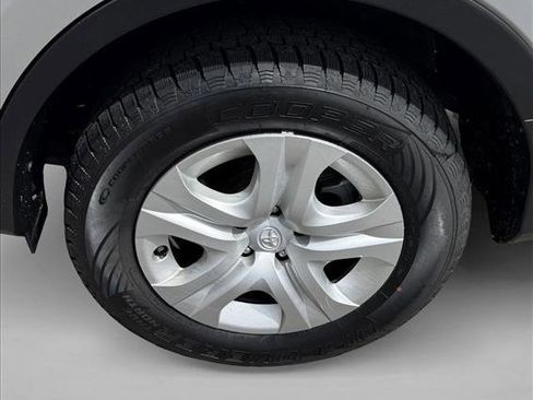 Used 2014 Toyota RAV4 LE FWD image 9
