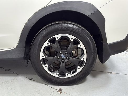 Used 2021 Subaru Crosstrek 2.0i Premium w/ Moonroof Package image 23