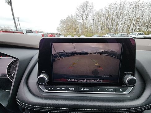 Used 2023 Nissan Rogue S image 22