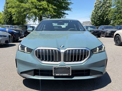 Used 2025 BMW 530i xDrive w/ Premium Package AWD/4WD image 6