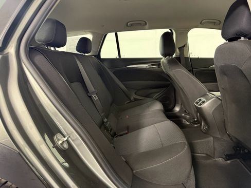 Used 2018 Buick Regal Preferred w/ Sights and Sounds Package image 14