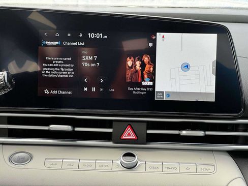 Used 2025 Hyundai Elantra Limited image 37