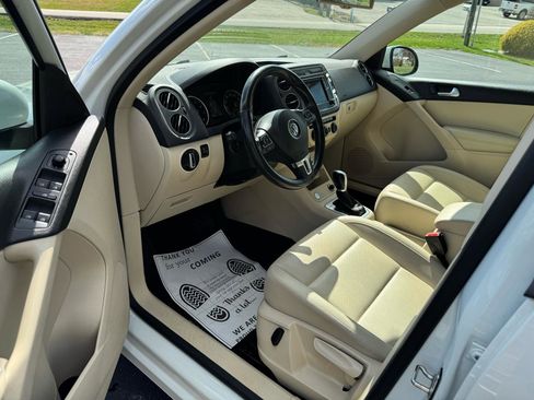 Used 2017 Volkswagen Tiguan S image 19