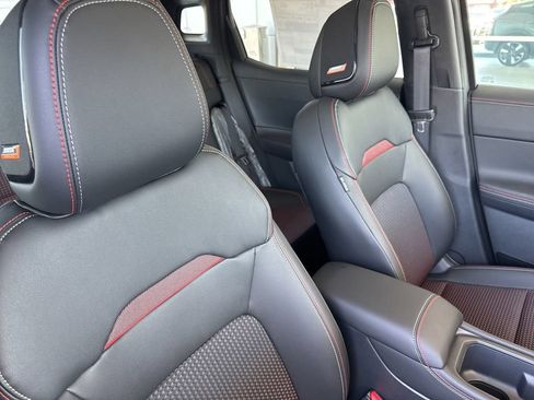 New 2026 Nissan Kicks SR w/ SR Premium Package FWD image 21