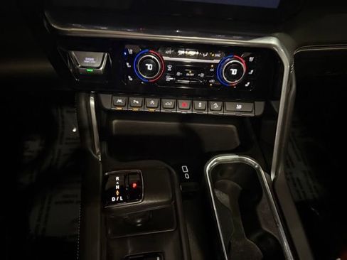 Used 2022 GMC Sierra 1500 Denali Ultimate AWD/4WD image 19