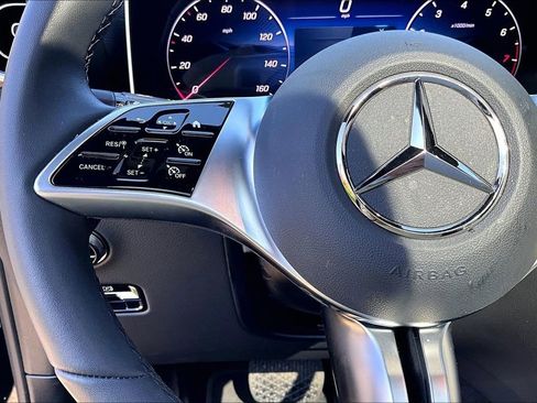 Used 2026 Mercedes-Benz GLC 300 4MATIC image 20