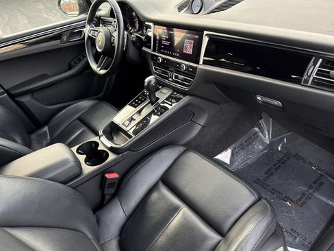 Used 2024 Porsche Macan AWD/4WD image 15