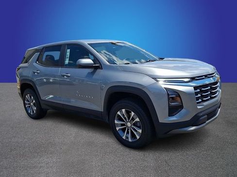 Used 2026 Chevrolet Equinox LT FWD image 2