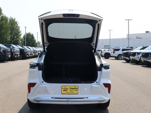 New 2025 Buick Envista Avenir image 16