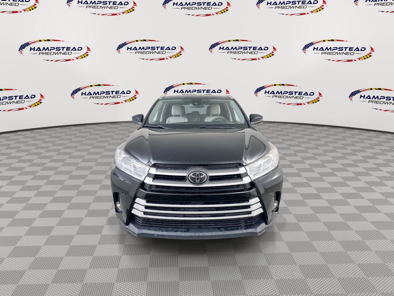 Used 2018 Toyota Highlander XLE AWD/4WD image 3