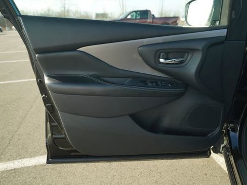 Used 2023 Nissan Murano SV image 13