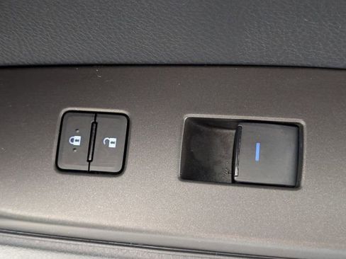 Used 2023 Toyota Camry LE image 31