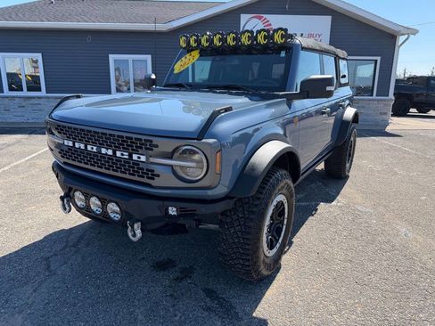 Used 2023 Ford Bronco Badlands w/ Sasquatch Package image 9