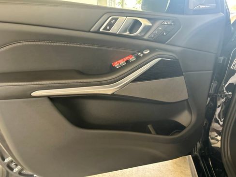 Used 2024 BMW X7 xDrive40i w/ M Sport Package AWD/4WD image 42