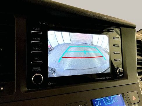 Used 2018 Toyota Sienna LE FWD image 21