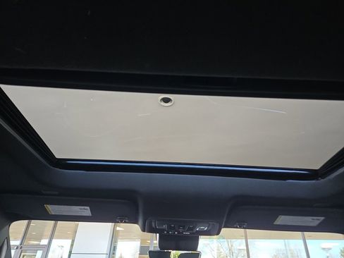 Used 2022 Chevrolet Silverado 1500 High Country w/ High Country Premium Package image 18