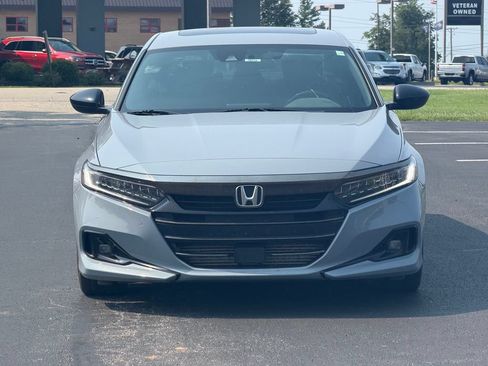 Used 2021 Honda Accord Sport image 2