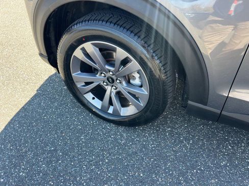 Certified 2022 Ford Explorer XLT w/ Equipment Group 202A image 28