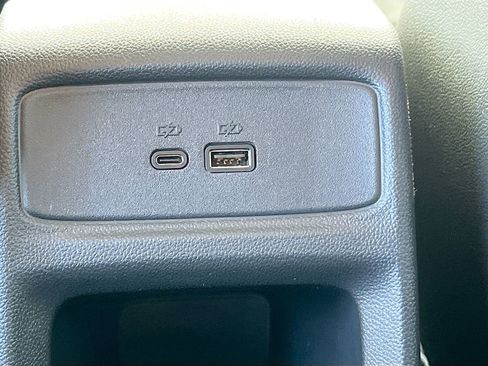 Used 2025 Chevrolet Trax LT FWD image 24