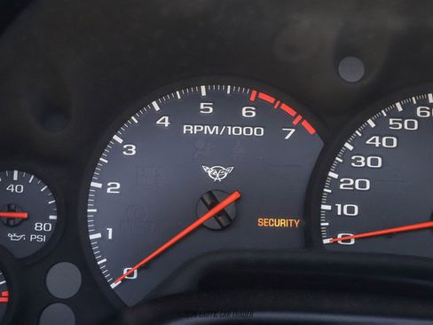 Used 1998 Chevrolet Corvette Coupe w/ Roof Pkg RWD image 38