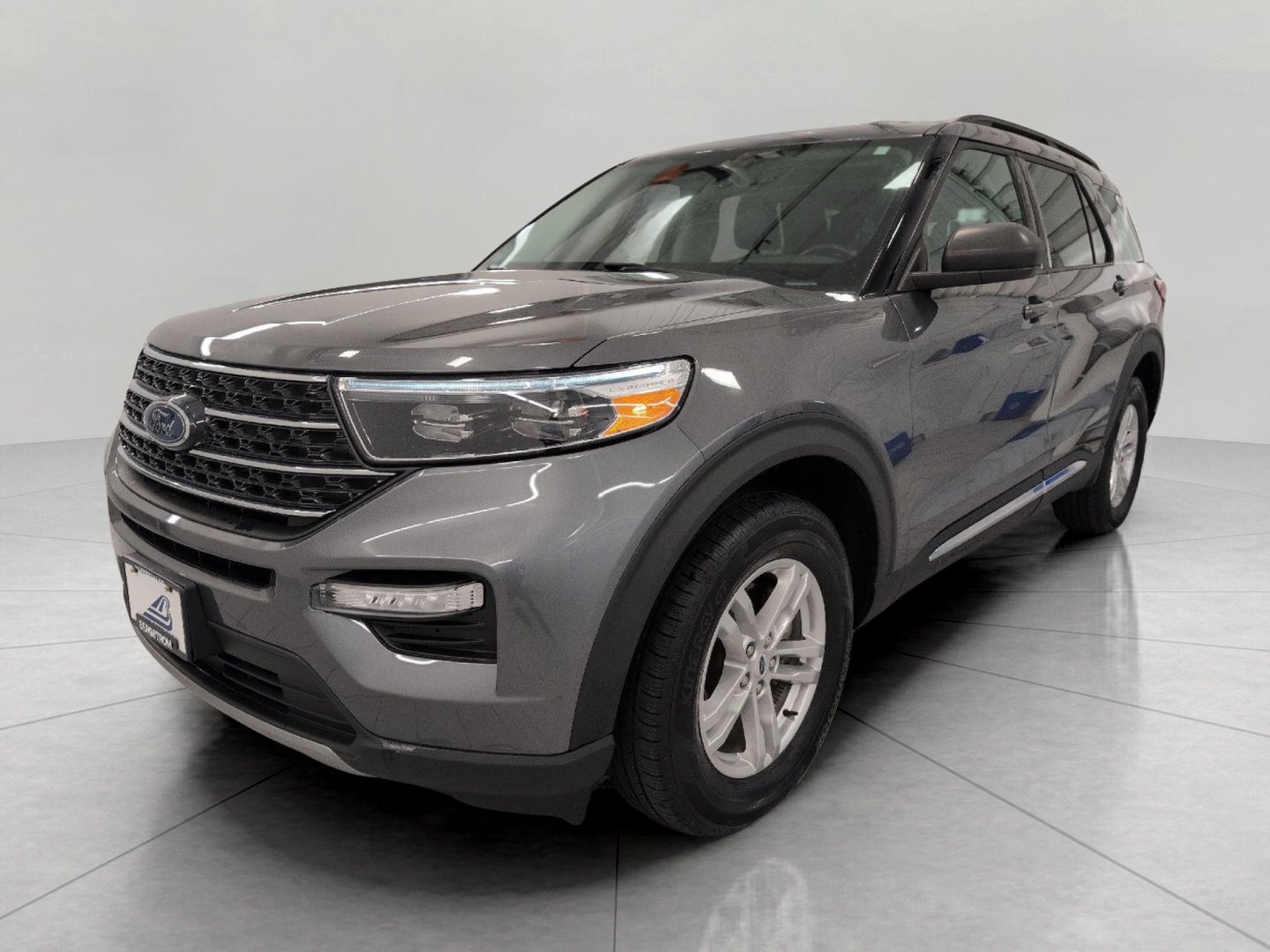 Used 2024 Ford Explorer XLT w/ Equipment Group 202A AWD/4WD image 13