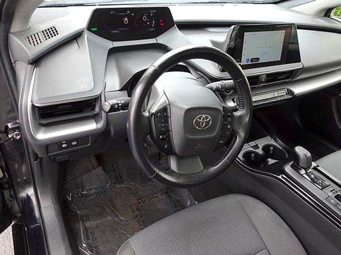 Used 2024 Toyota Prius LE FWD image 9