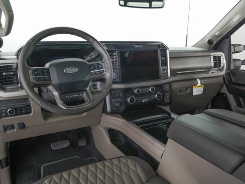 Used 2026 Ford F250 Platinum w/ Platinum Plus Package image 18