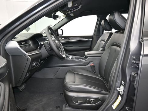 New 2026 Jeep Grand Cherokee Limited AWD/4WD image 11