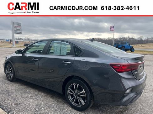 Used 2023 Kia Forte LXS FWD image 4