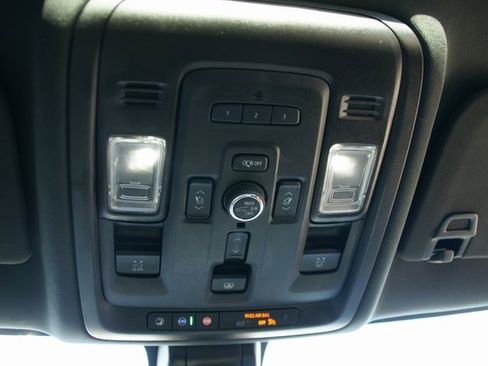 Used 2022 Chevrolet Suburban RST w/ Sport Performance Package image 24