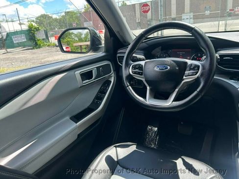 Used 2023 Ford Explorer XLT w/ Equipment Group 202A AWD/4WD image 40
