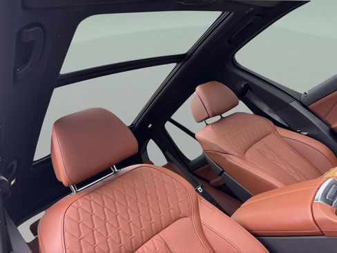 Used 2026 BMW X5 xDrive50e w/ M Sport Package image 17