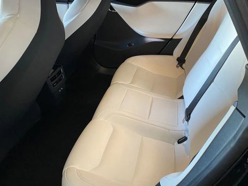 Used 2019 Tesla Model S Standard Range image 9