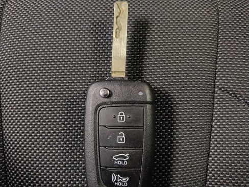 Used 2024 Hyundai Elantra SE FWD image 32