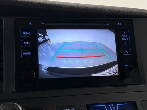 Used 2015 Toyota Sienna LE AWD/4WD image 17