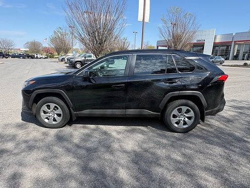 Used 2021 Toyota RAV4 LE image 3