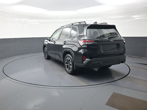 Certified 2025 Subaru Forester Premium AWD/4WD image 5