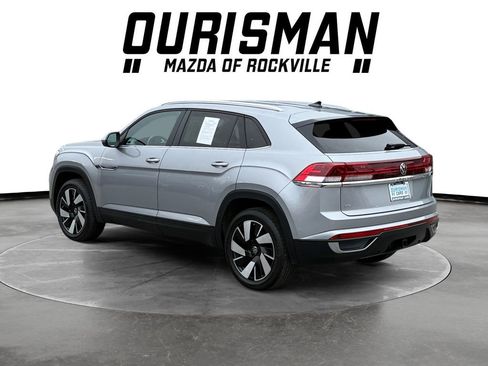 Used 2024 Volkswagen Atlas Cross Sport SE image 3