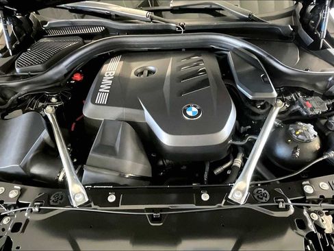 Used 2025 BMW 530i image 16