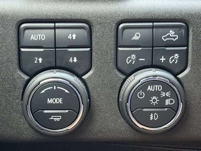 Used 2025 Chevrolet Silverado 2500 LTZ w/ LTZ Premium Package AWD/4WD image 22