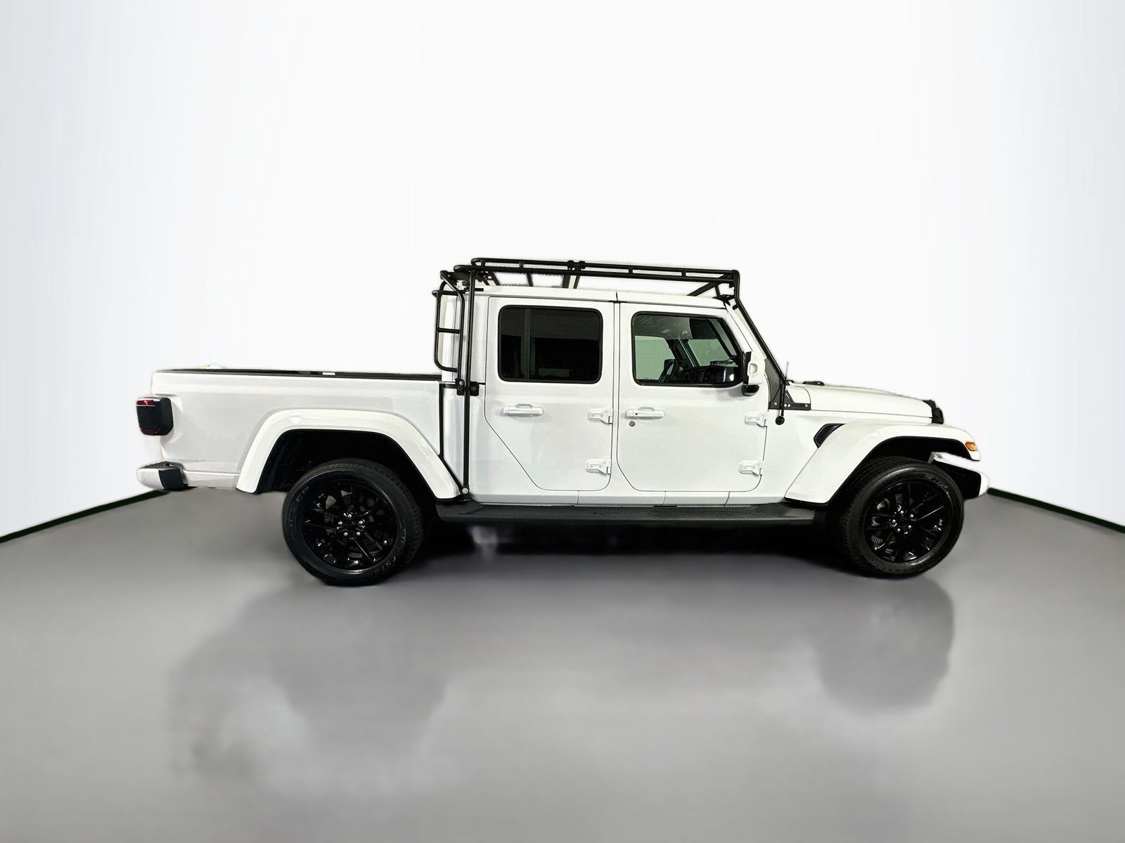 Used 2022 Jeep Gladiator Overland AWD/4WD image 8