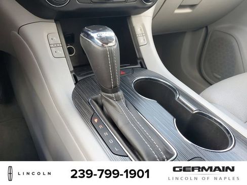 Used 2019 GMC Acadia SLT image 28