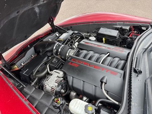 Used 2005 Chevrolet Corvette Coupe w/ Preferred Equipment Group RWD image 13